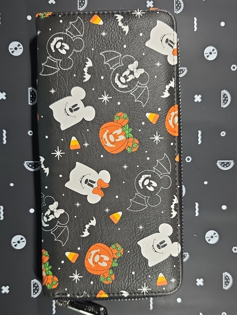LF NWOT Mickey, Minnie Halloween Pumpkin Zip Wallet - Picture 7 of 9